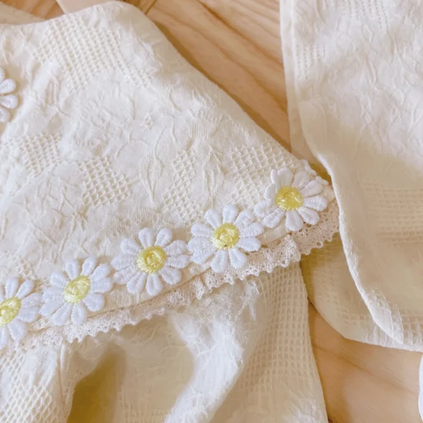 Daisy Romper with Hat for Infants 0-2 Years Old: Spring/Autumn Baby Girl Jumpsuit Newborn Clothing - Image 3